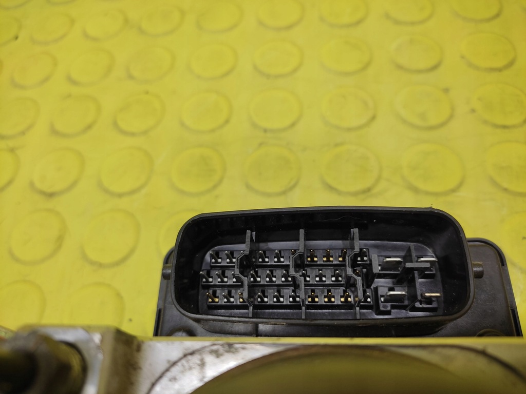 фото №7, Toyota yaris verso 1.6 насос abs 8954152110