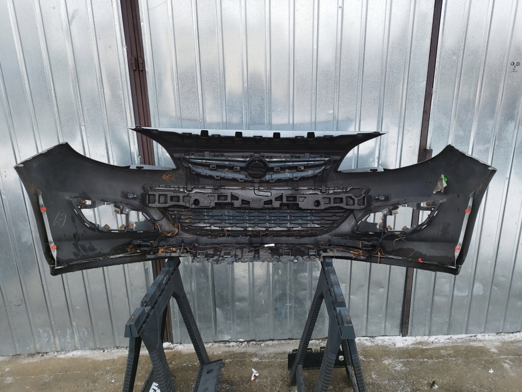 Бампер перед датчики pdc решётка радиатора opel astra j iv рестайлинг  2012-2015 цвет z179 Недорого