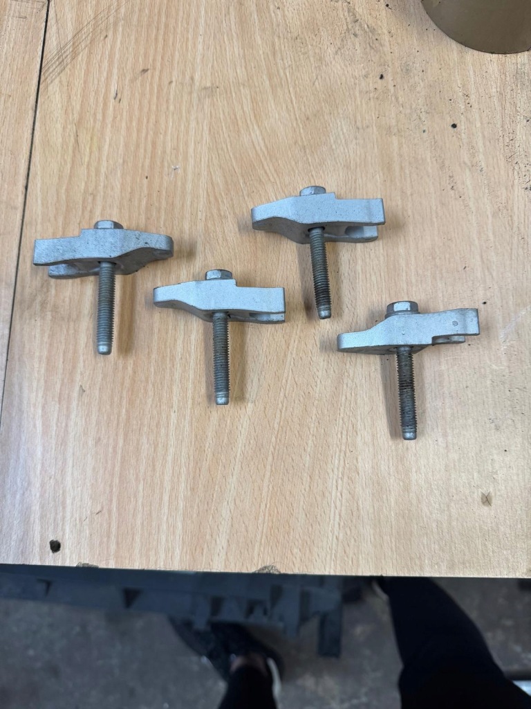 Купити Кронштейн підніжка форсунки opel insignia b 2017- 1.6 ctdi