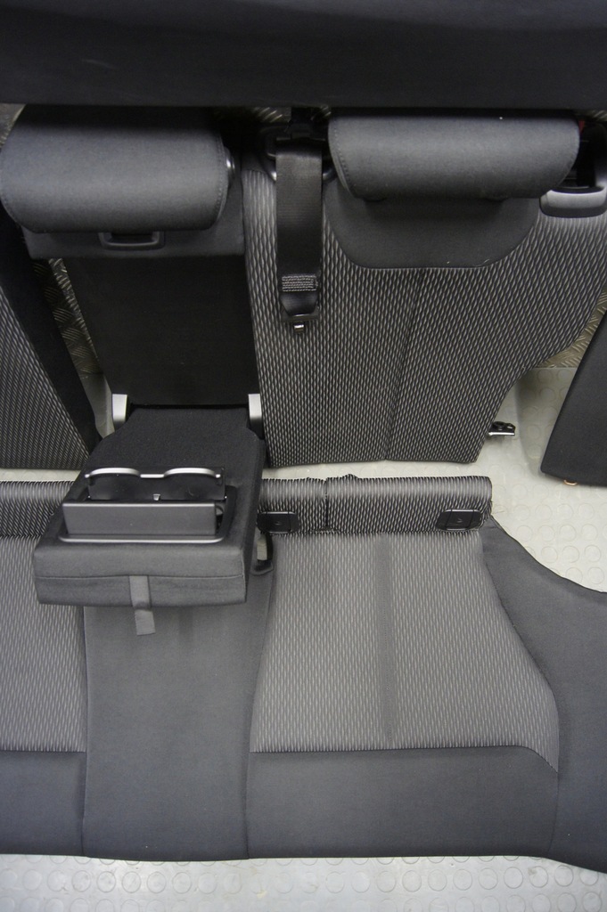 фото №10, Bmw seria i 2018 f21 118i сидіння заднє сидіння оббивка