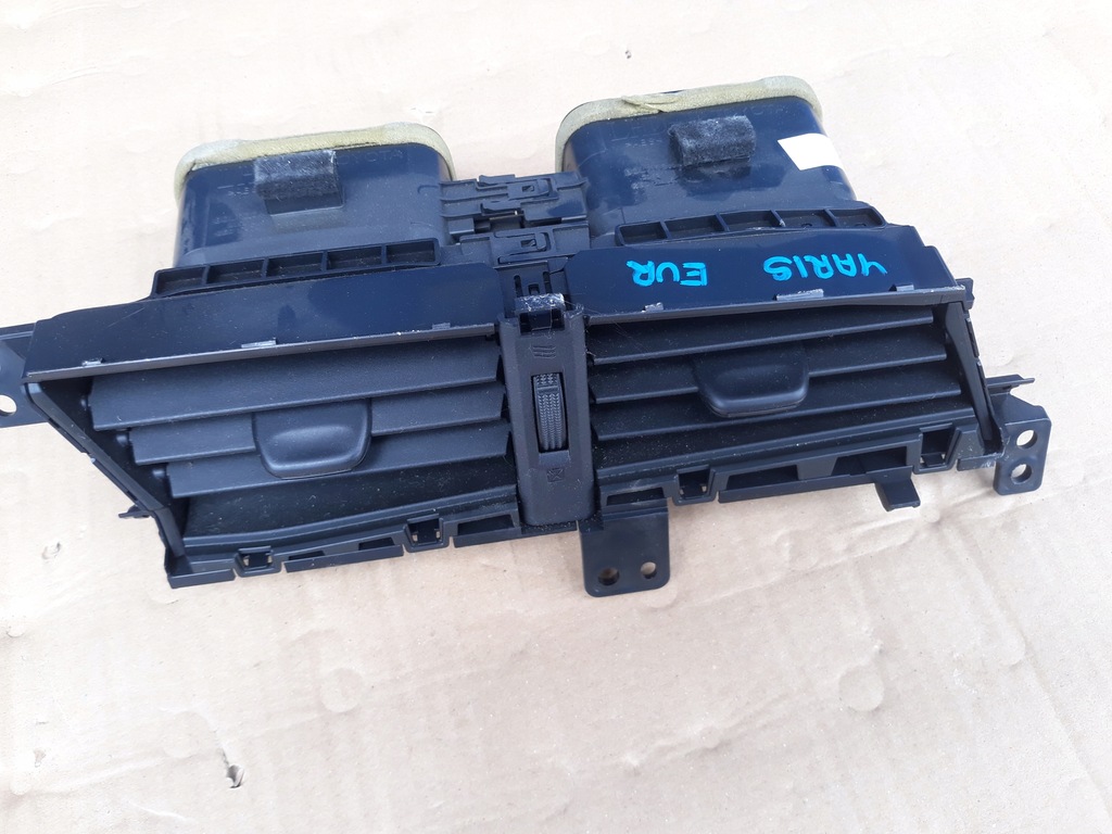 фото №1, Решётка обдув toyota yaris iii