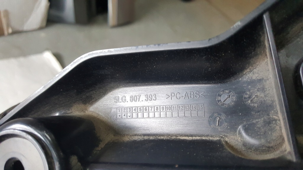 фото №9, Направляющие бампера передний левый+ правый skoda enyaq 5lg807393 5lg807394