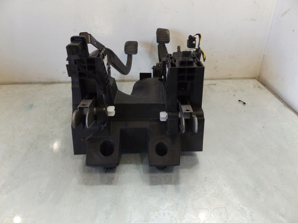 Meriva b педали сцепления тормоза 13434744 Оригинал