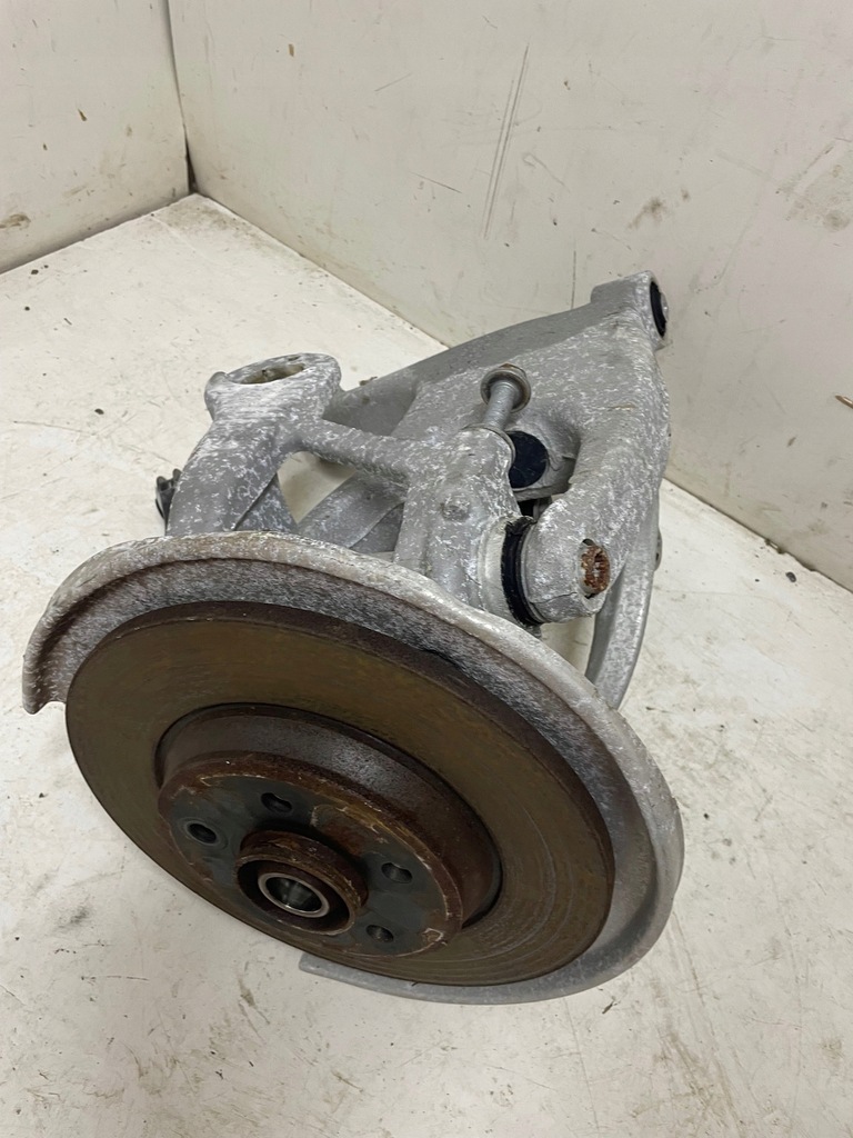 фото №1, Audi a6 c7 поворотный кулак правый задняя 8r0505312f