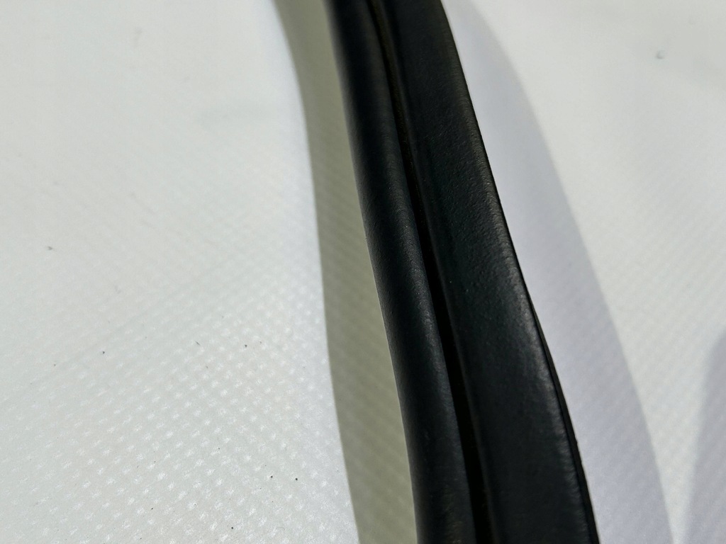 фото №5, Гумовий прокладка кришки багажника задня задня chevrolet camaro 2009-