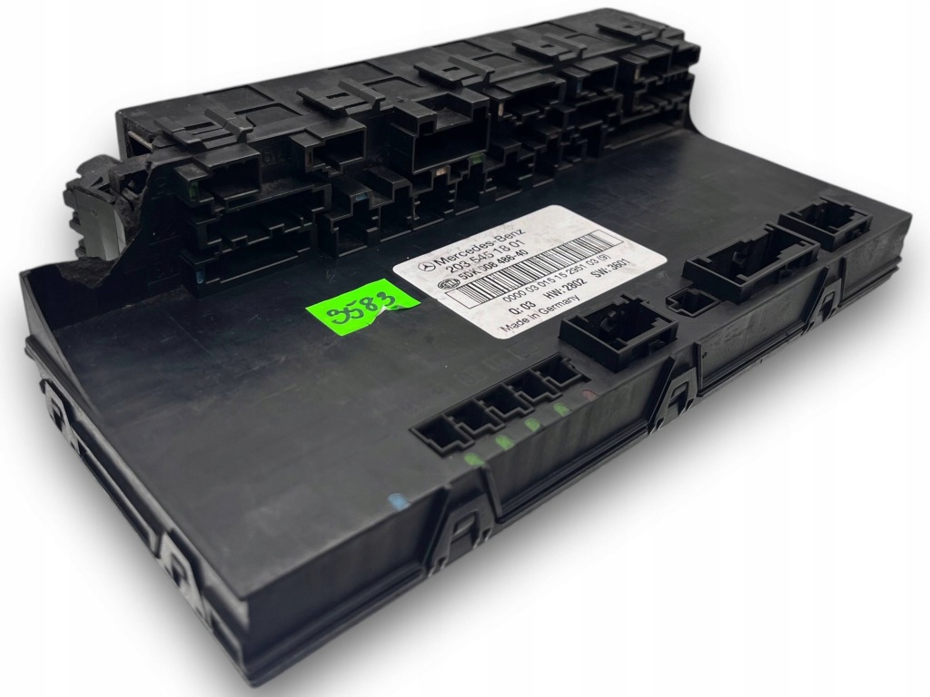 Купить Mercedes w203 коробка предохранителей 2035451801 m