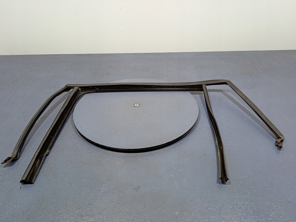 фото №5, Skoda scala прокладка стекло дверь левый задняя 657839431a