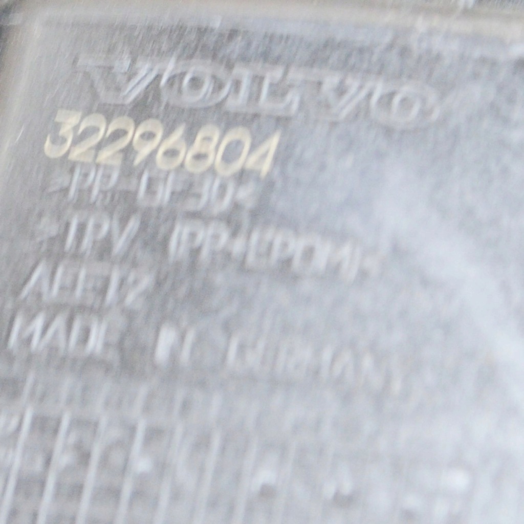 фото №10, Volvo xc40 2021 кришка заливної пального