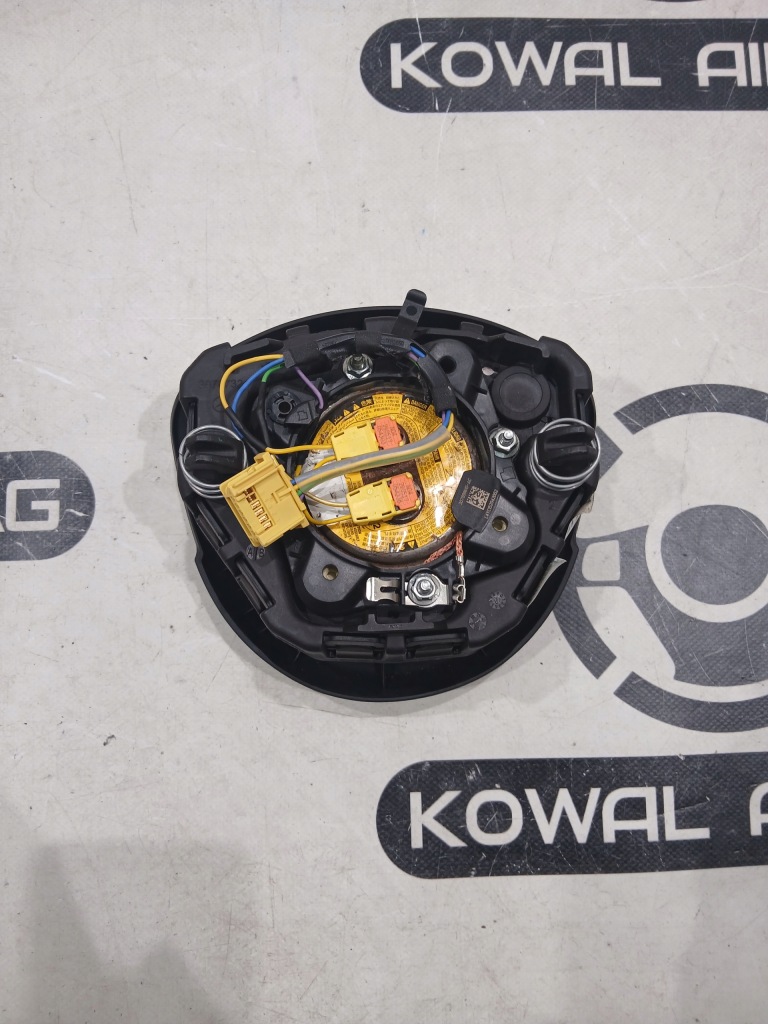 Mercedes cla x117 c117 w117 117 європа  подушка безпеки водія водій коліно kolan в Україні