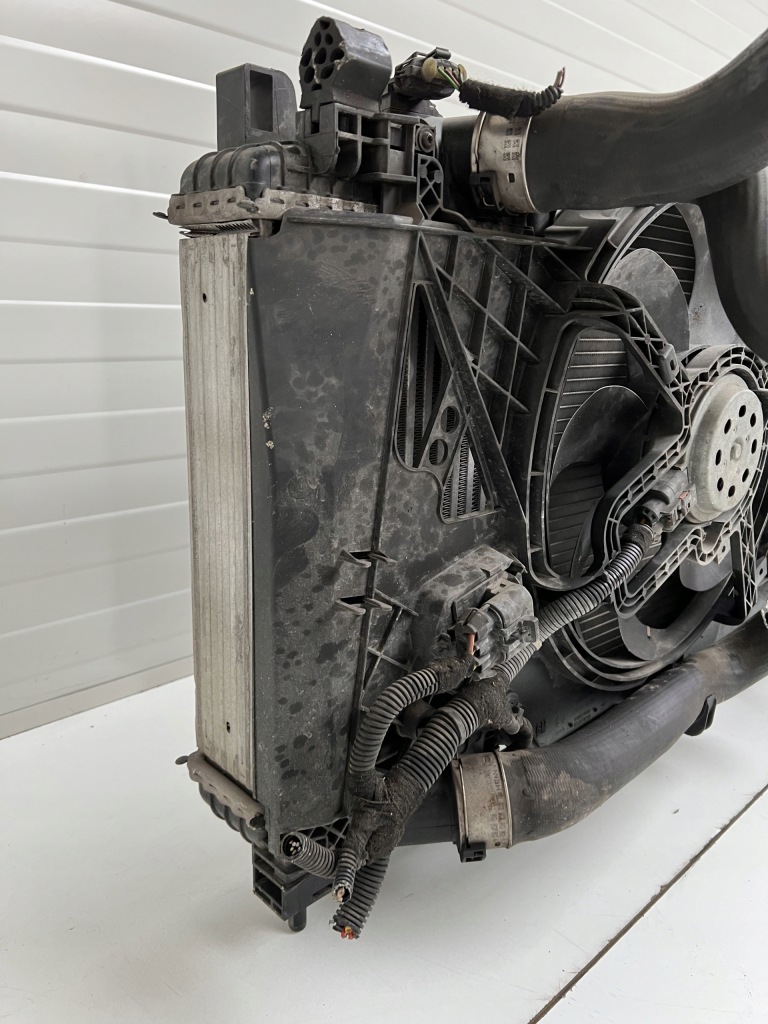 Комплект радиатор радиатор балка бампера перед opel meriva b 1.4 13267890 в Украине