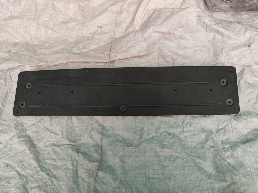 фото №1, Bmw f30 f31 рамка номерного знака перед підкладка 8068129