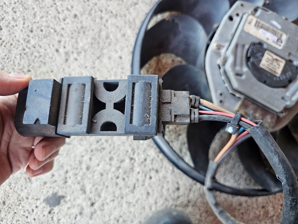 фото №10, Audi a6 rs6 c5 4.2 вентилятор радиатора 4b3959455f