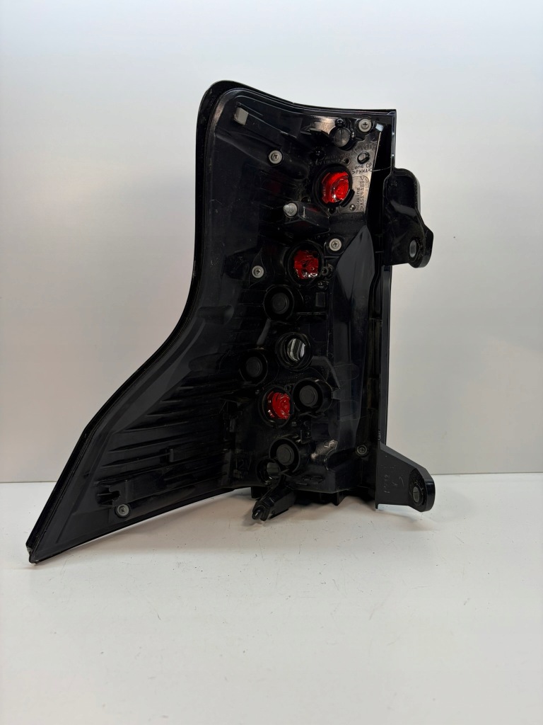 фото №8, Toyota land cruiser 150 лампа задняя правый задняя 1334633