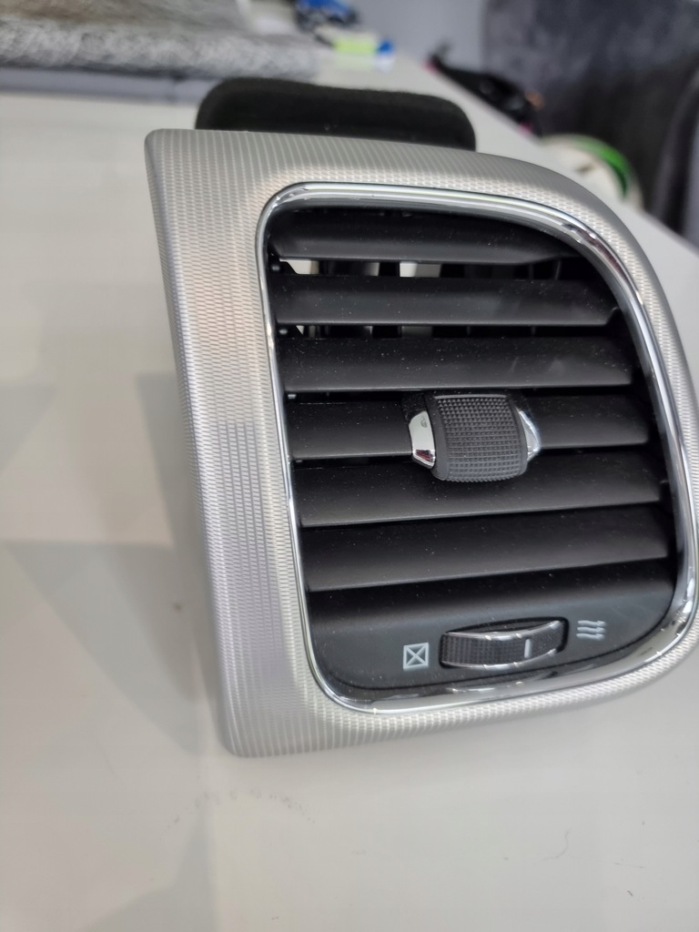 фото №11, Jeep grand cherokee wk2 lift решётка обдув левая