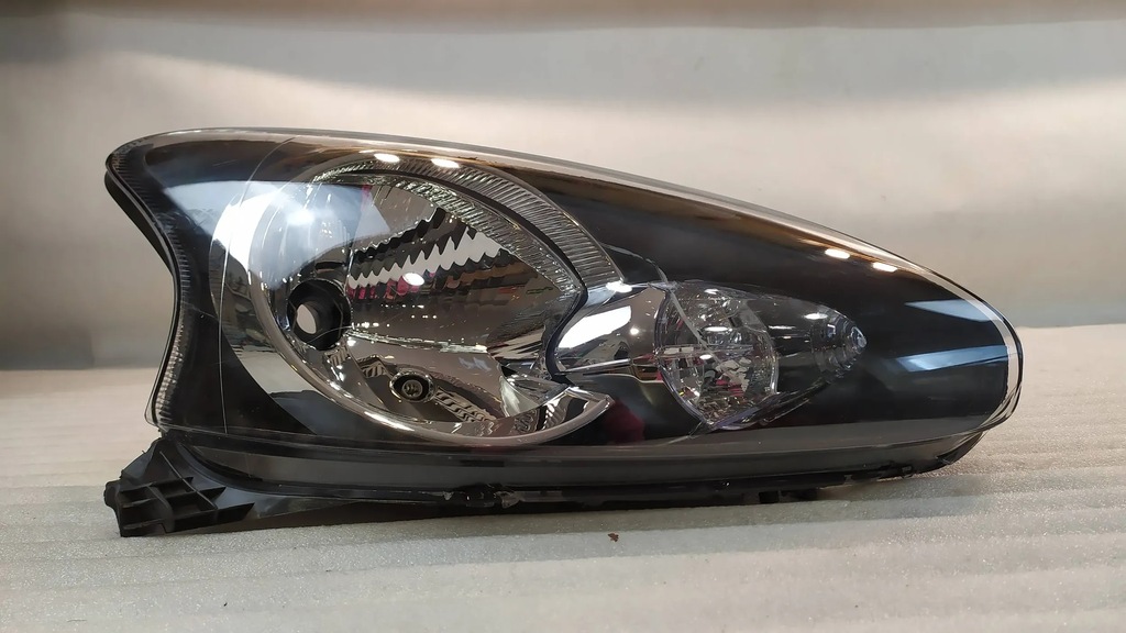 фото №10, Лампа правый перед toyota aygo