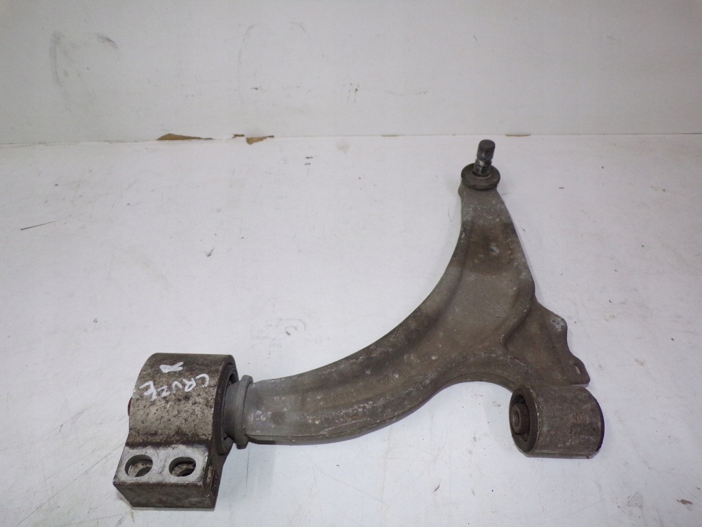 фото №1, Рычаг правый перед chevrolet cruze