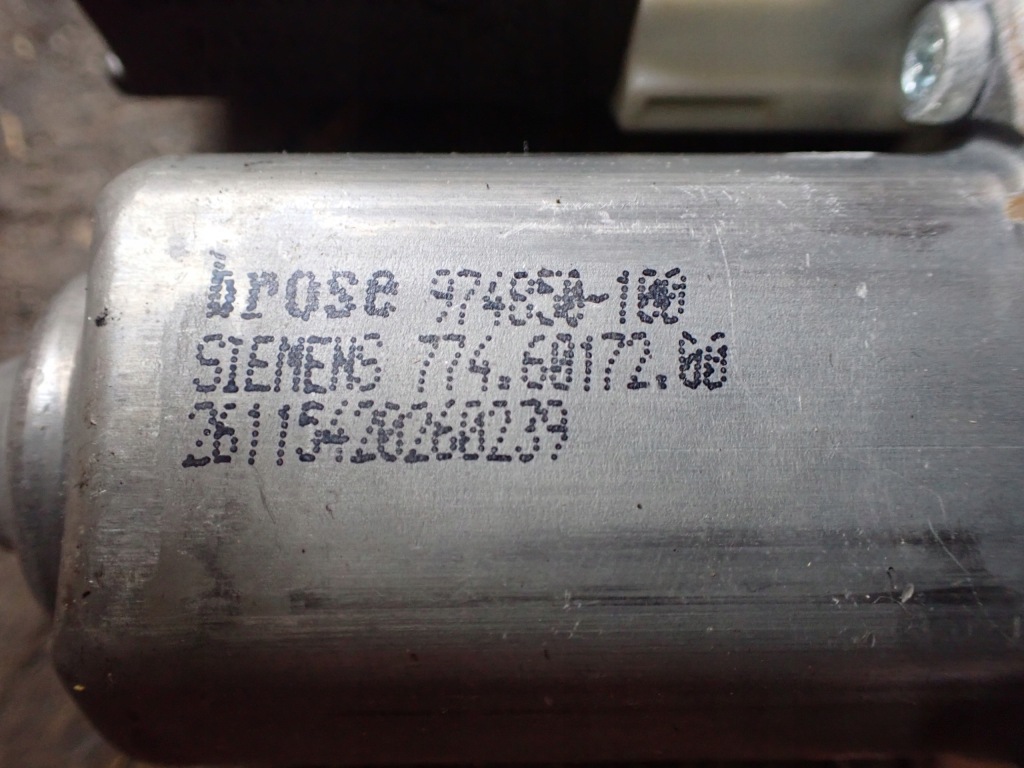 фото №7, Моторчик стекло перед citroen c5 985172-103 9335