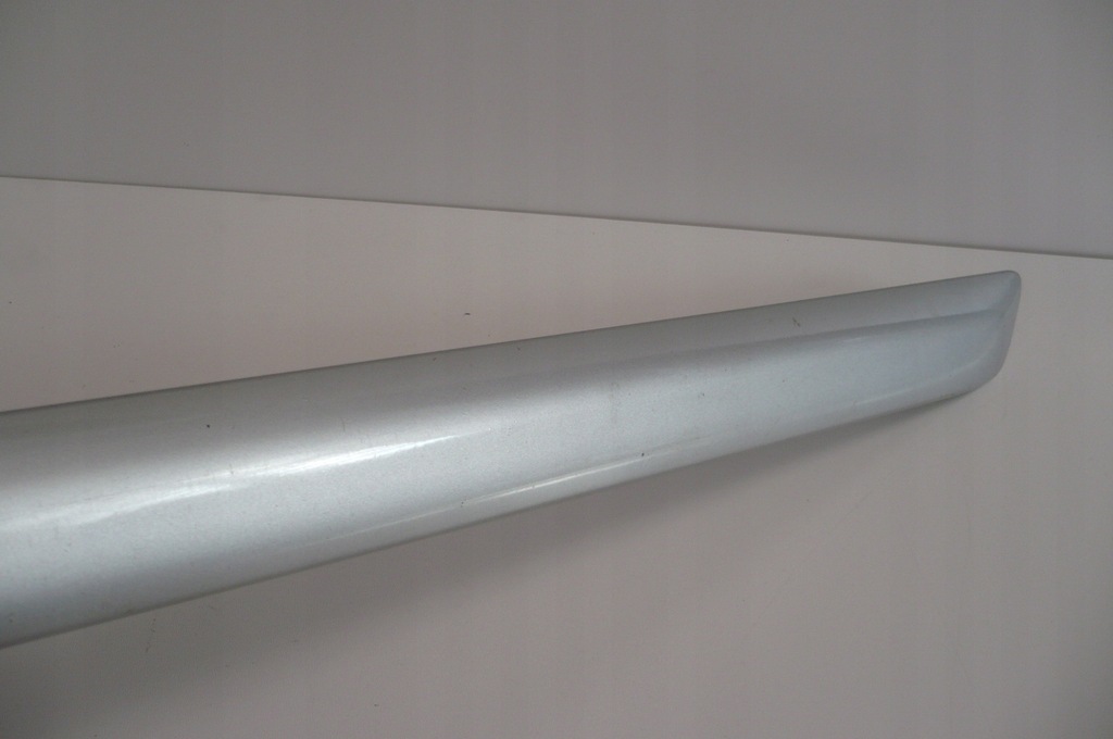 фото №4, Toyota corolla e 12 e12 молдинг дверь левая задняя 5 дверь