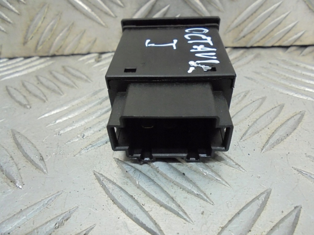 фото №2, Кнопка кришка пального skoda octavia i