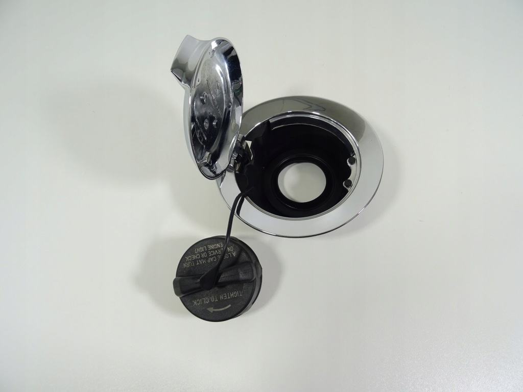 фото №8, 2015-2023 challenger заливна горловина пального кришка крила bak srt хром