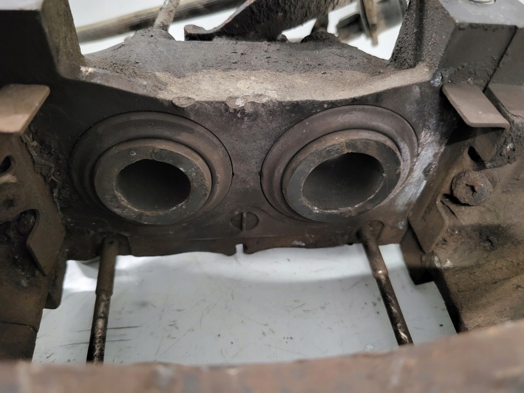 фото №7, Audi s8 d2 a8 4.2 супорт передній лівий правий перед 4 поршень brembo 4tłok