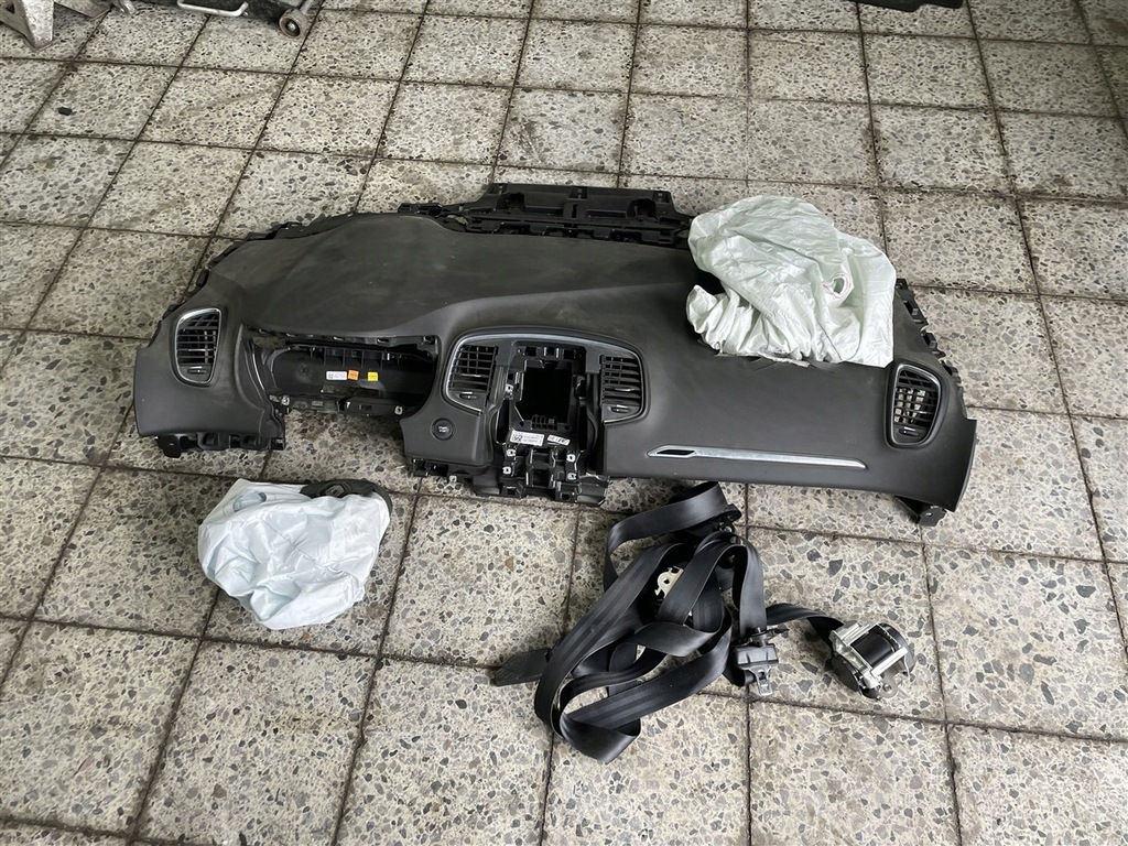 фото №1, Панель приладів подушка безпеки ремені wystrzały панель renault scenic 4 iv 17-23r 19r