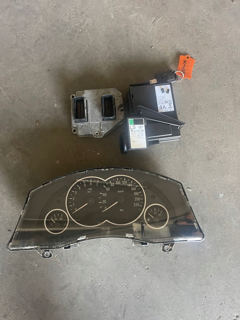фото №1, Opel meriva 1.8 бортовий комп'ютер набір 55355044