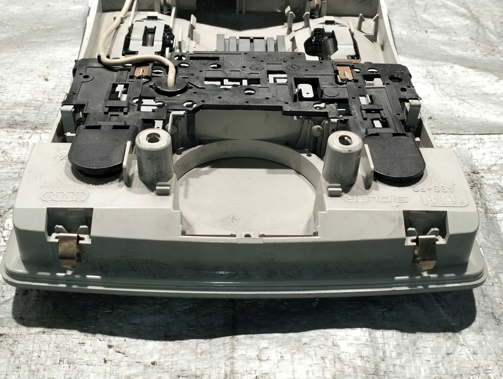 фото №8, Лампа потолок audi a3 8p 2003-2013r 70103105 8p0951177