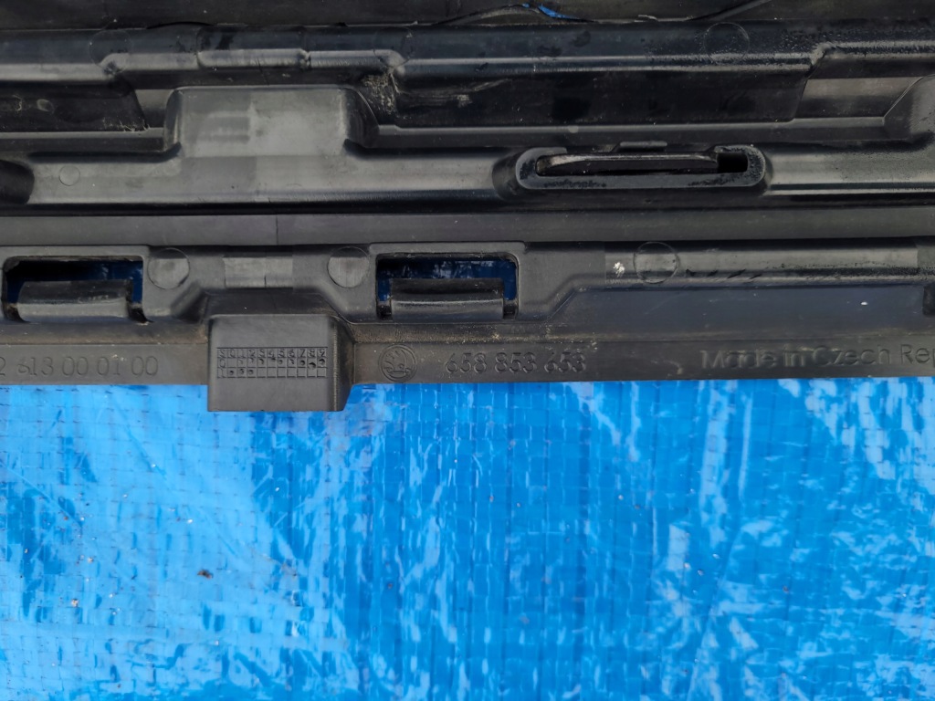 Skoda kamiq | решётка радиатора решётка радиатора бампера перед чёрный monte carlo 658853653 в Украине