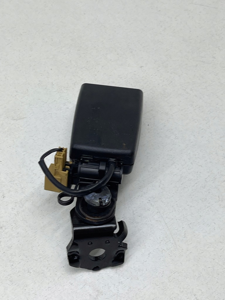 фото №7, Audi a6 c7 кліпса поперечина ременів задня