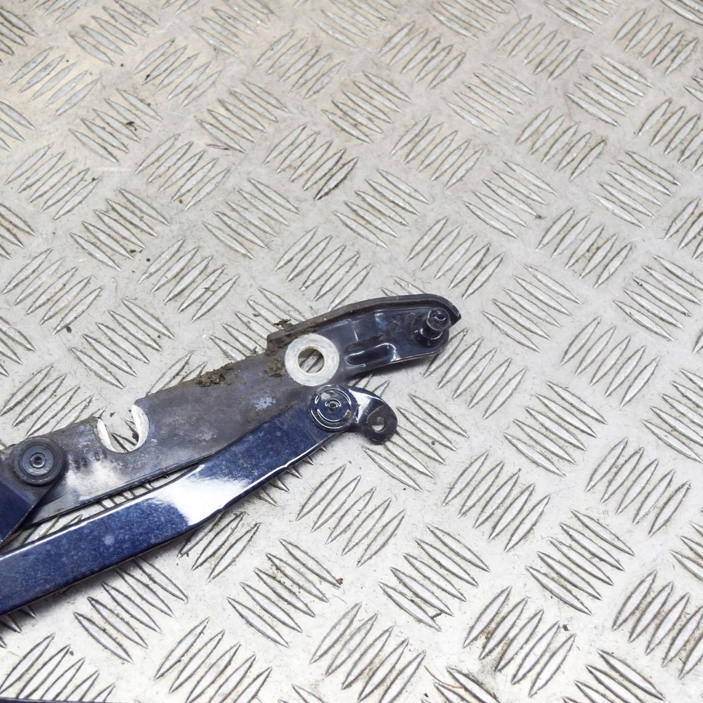 фото №5, Audi a4 s4 b6 8e 8h 2001 левая сторона петля крышки задний багажника