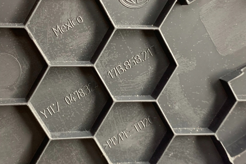 фото №11, Боковой накладки декоративные панели приборной панели vw jetta mk7 17b858217 1.4l