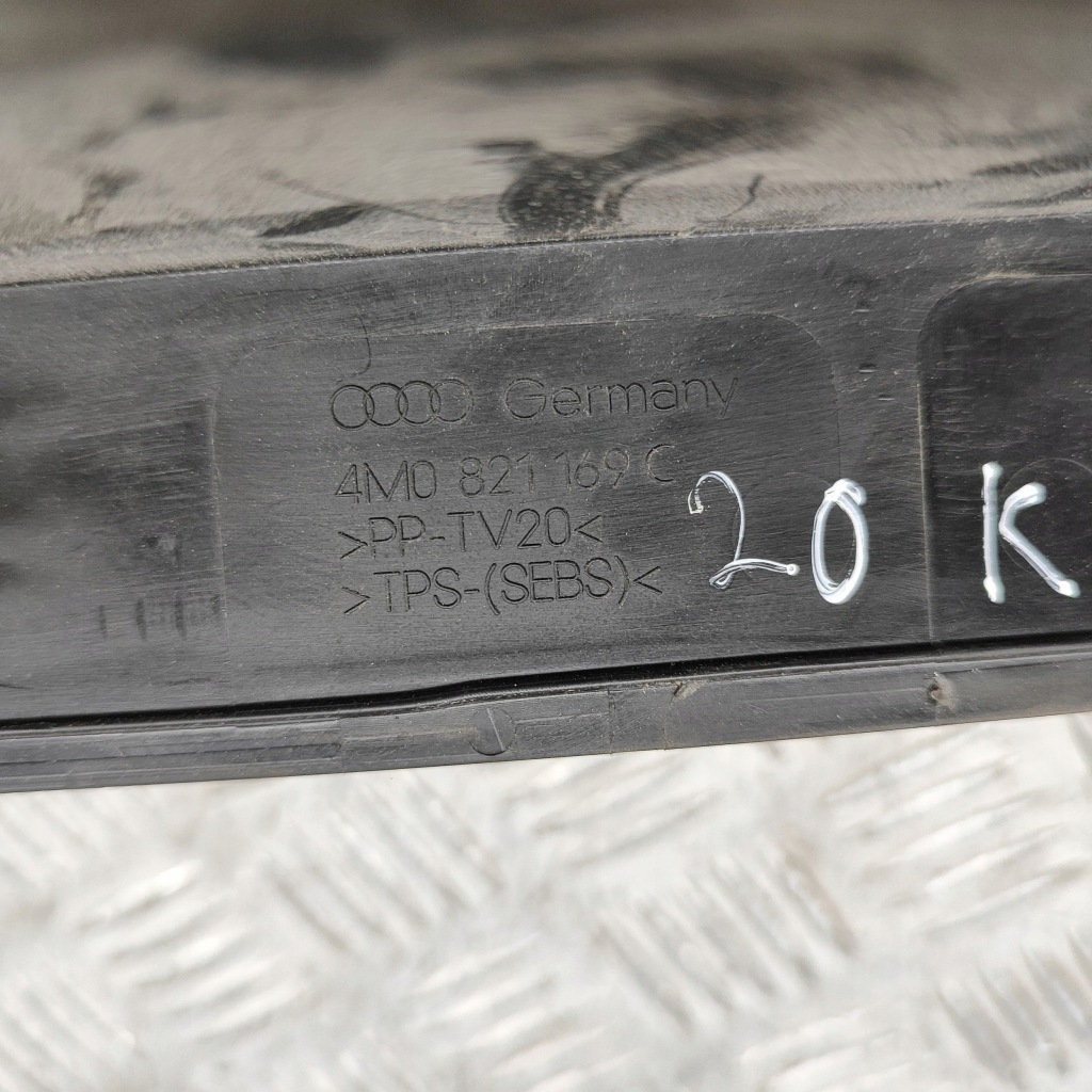 фото №6, Audi q7 4m 2017 перед сторона ліва молдинг / накладка na крила передній