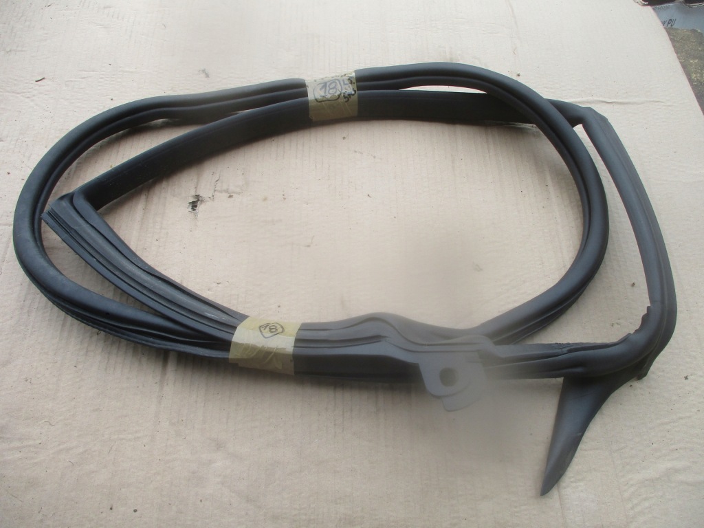 фото №1, Volkswagen оригинальный номер 3g8868119