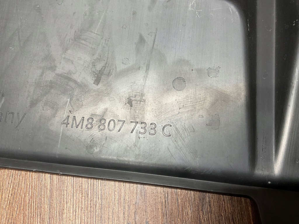 фото №8, Спойлер накладка бампера перед передня audi q8 4m8 4m8807733c