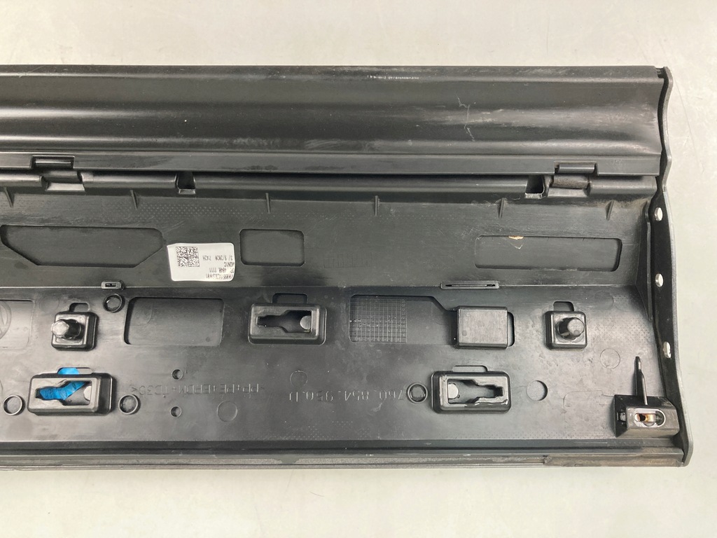 фото №7, Молдинг дверь правая задняя vw touareg iii r-line