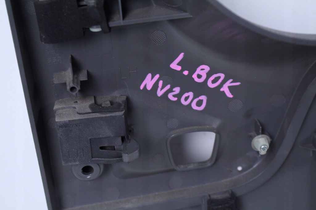 фото №6, Обшивка обивка дверь левый bok nissan nv200 11r.