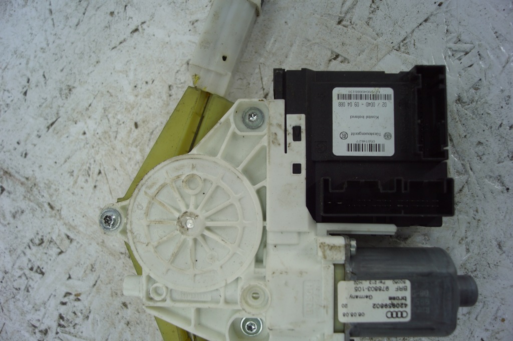 фото №9, Механізм скло лівий перед audi r8 420