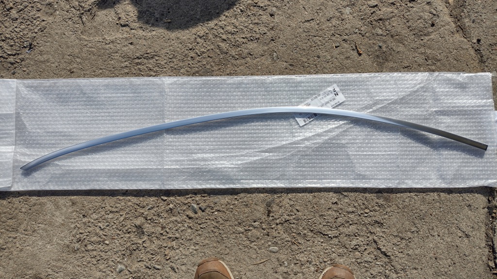 Купить Молдинг дверь левых передних mercedes w2066906900