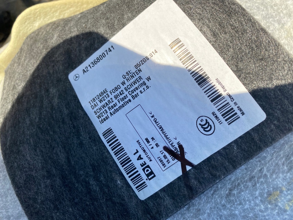 фото №16, Обшивка задня килимок правий лівий перед w213