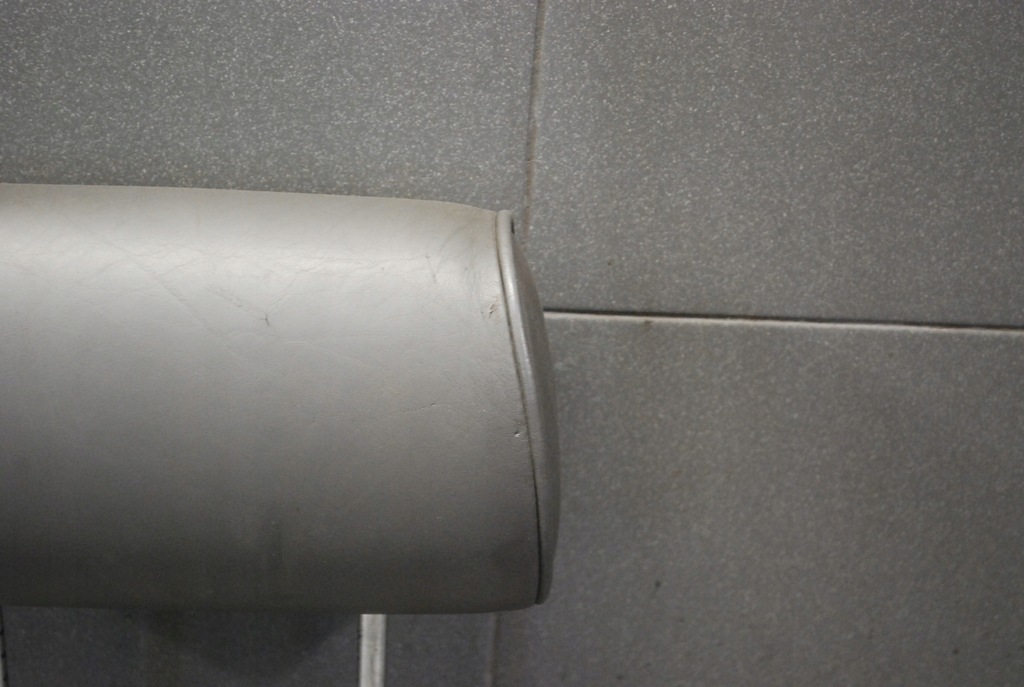 фото №9, Подголовник перед тёмный siwy audi a8 d2