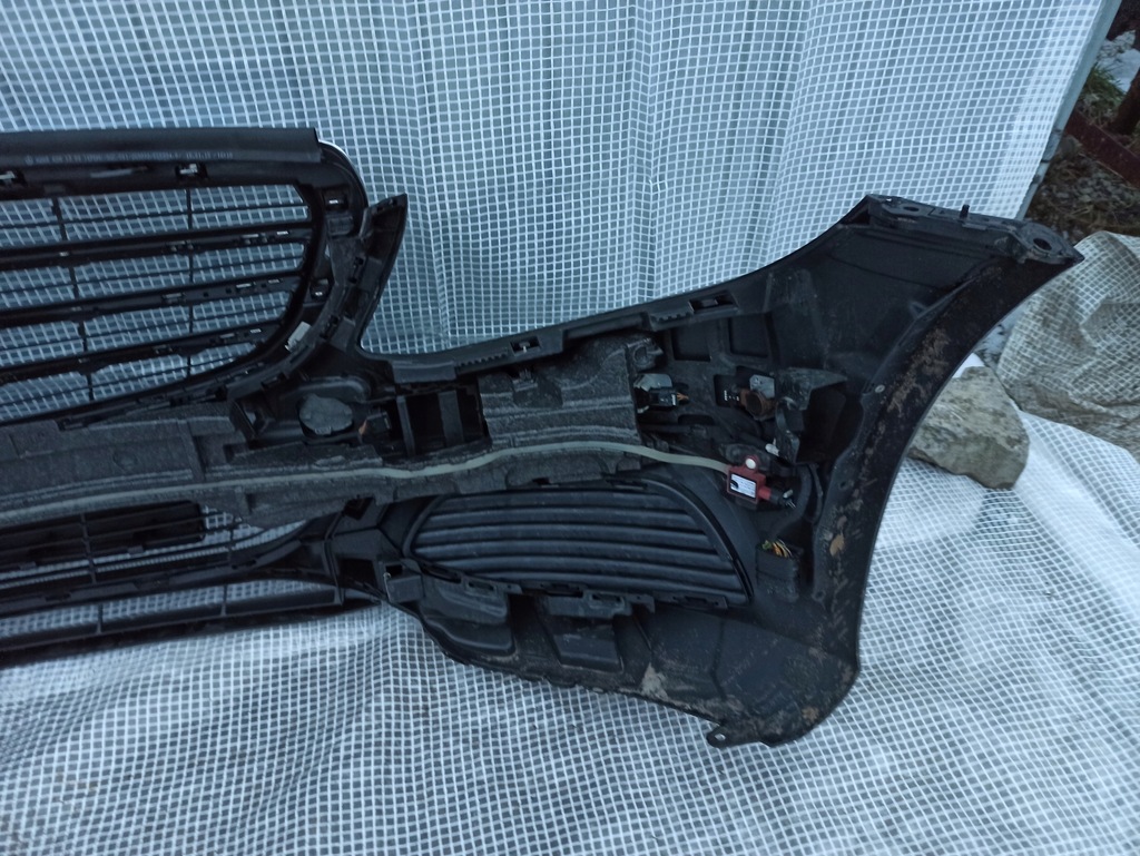 фото №10, Mercedes w205 c-klasa exclusive бампер 197 решётка радиатора idealny w цвет демонтаж