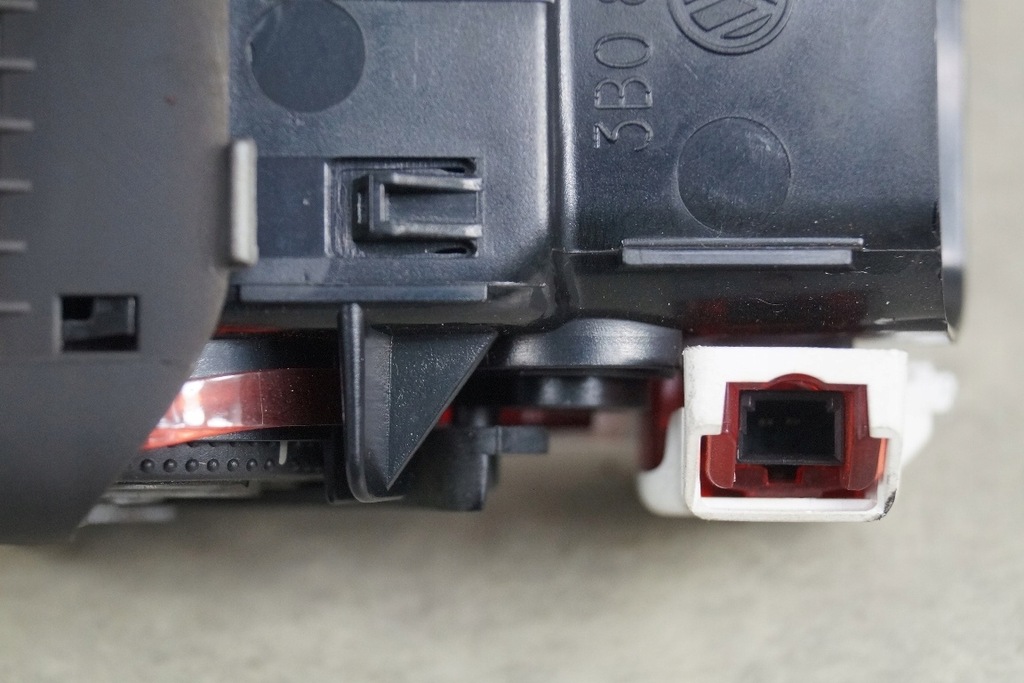 фото №5, Решітка обдув ліва підсвічена vw passat b5 lift