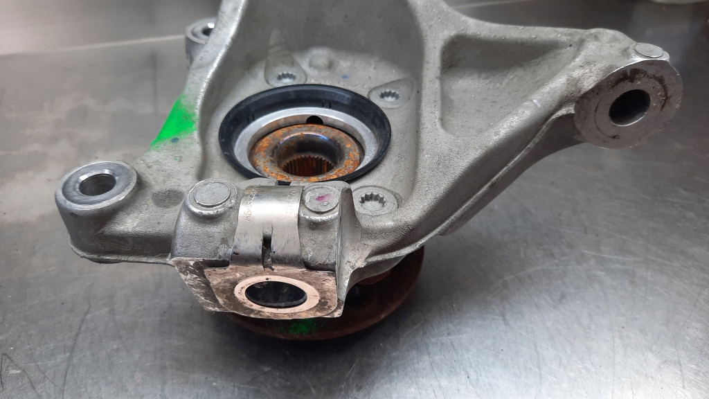 фото №8, Поворотный кулак правая 32246336 volvo xc40 c40