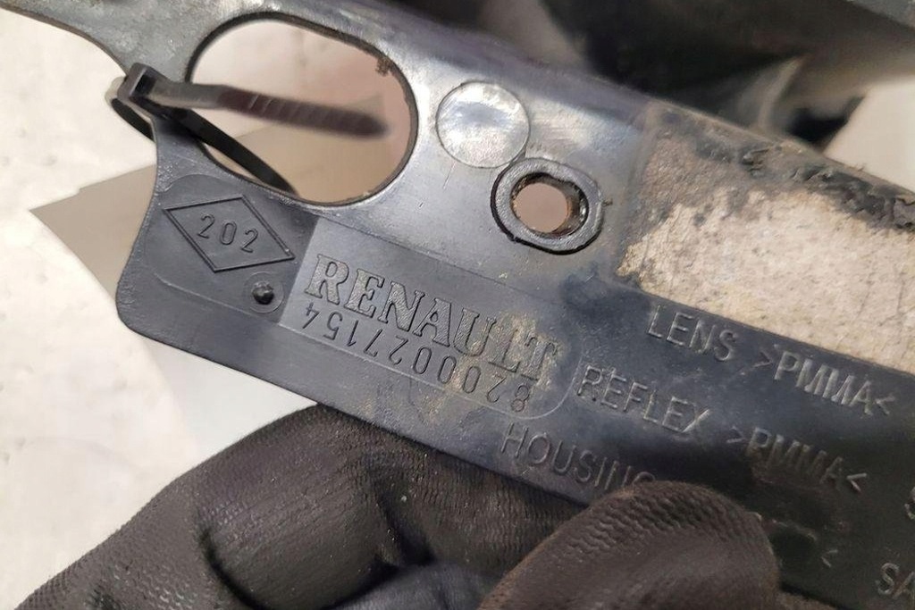 фото №1, Протитуманна фара задній renault espace iv jk0/1_ 8200027154 2.0l дизель 2008