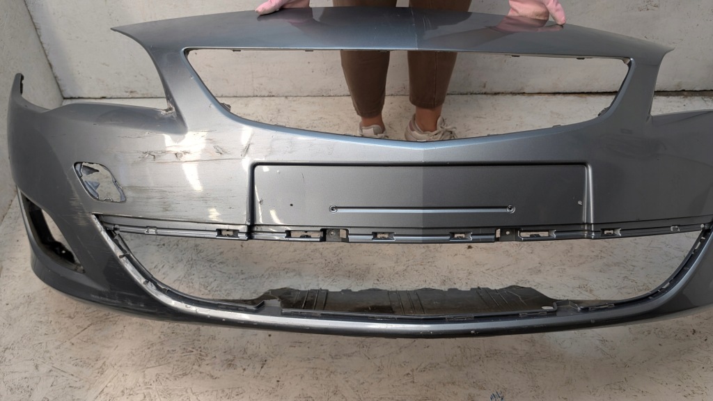 Opel astra iv 4 j 09-13 бампер перед передний без отверстий 13264403 Киев