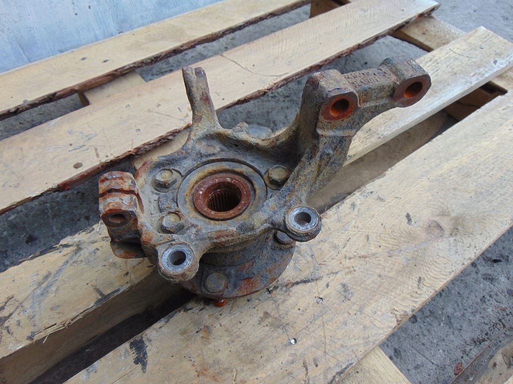 фото №8, Поворотный кулак ступица левая перед nissan nv200 1.5 dci