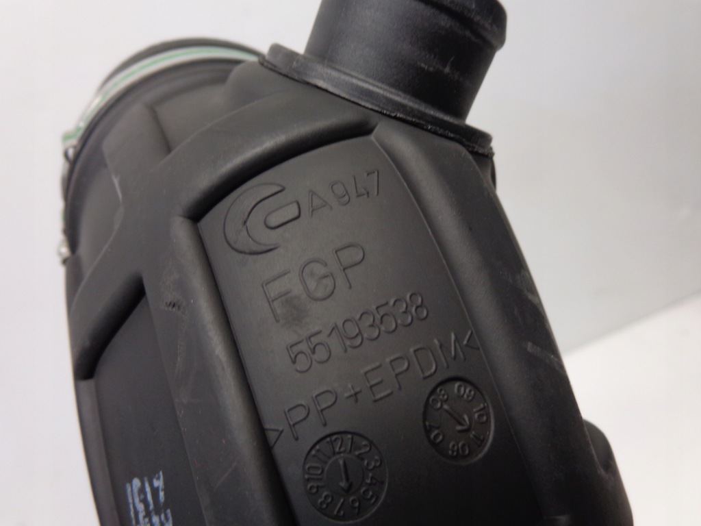 Alfa romeo 159 2.0 jtdm труба шланг воздуха 55193538 в Украине