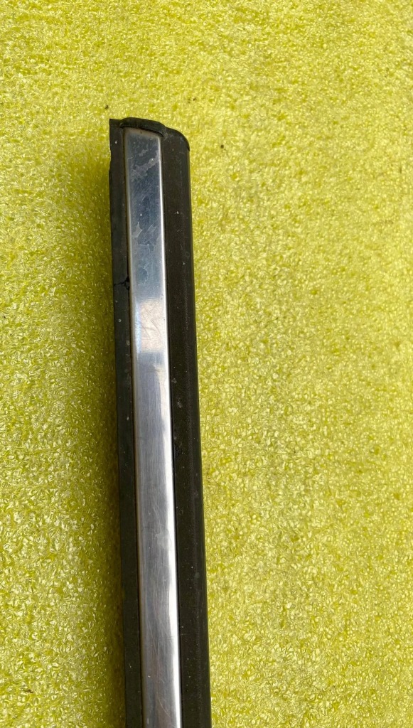 Mercedes w123 молдинг дверь левый задний с Разборки