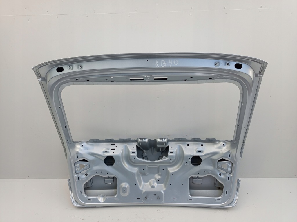 фото №14, Skoda superb iii 3 kombi 2015- крышка багажника крышка багажника задняя задняя ÷